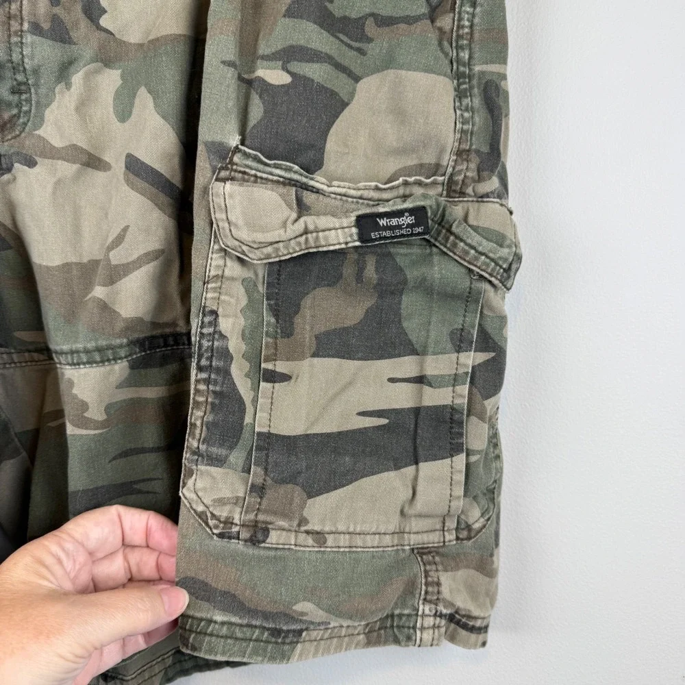 Wrangler Camo Cargo Shorts 44 Stretch Twill Gorpcore Utility Outdoor Grunge